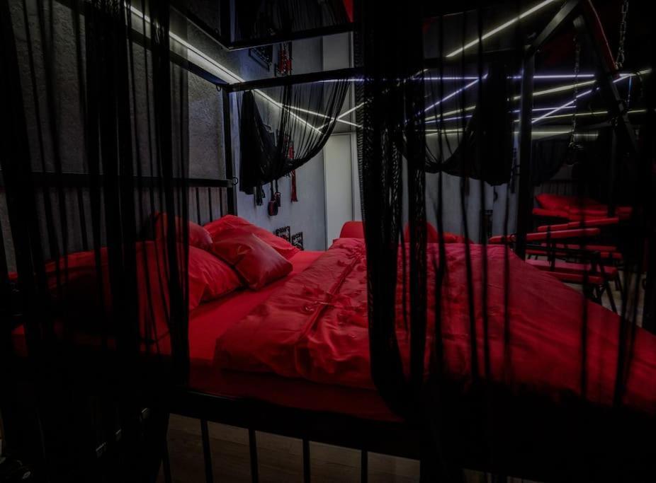 Bdsm Apartman V Bratislave -Adults Only براتسيلافا المظهر الخارجي الصورة